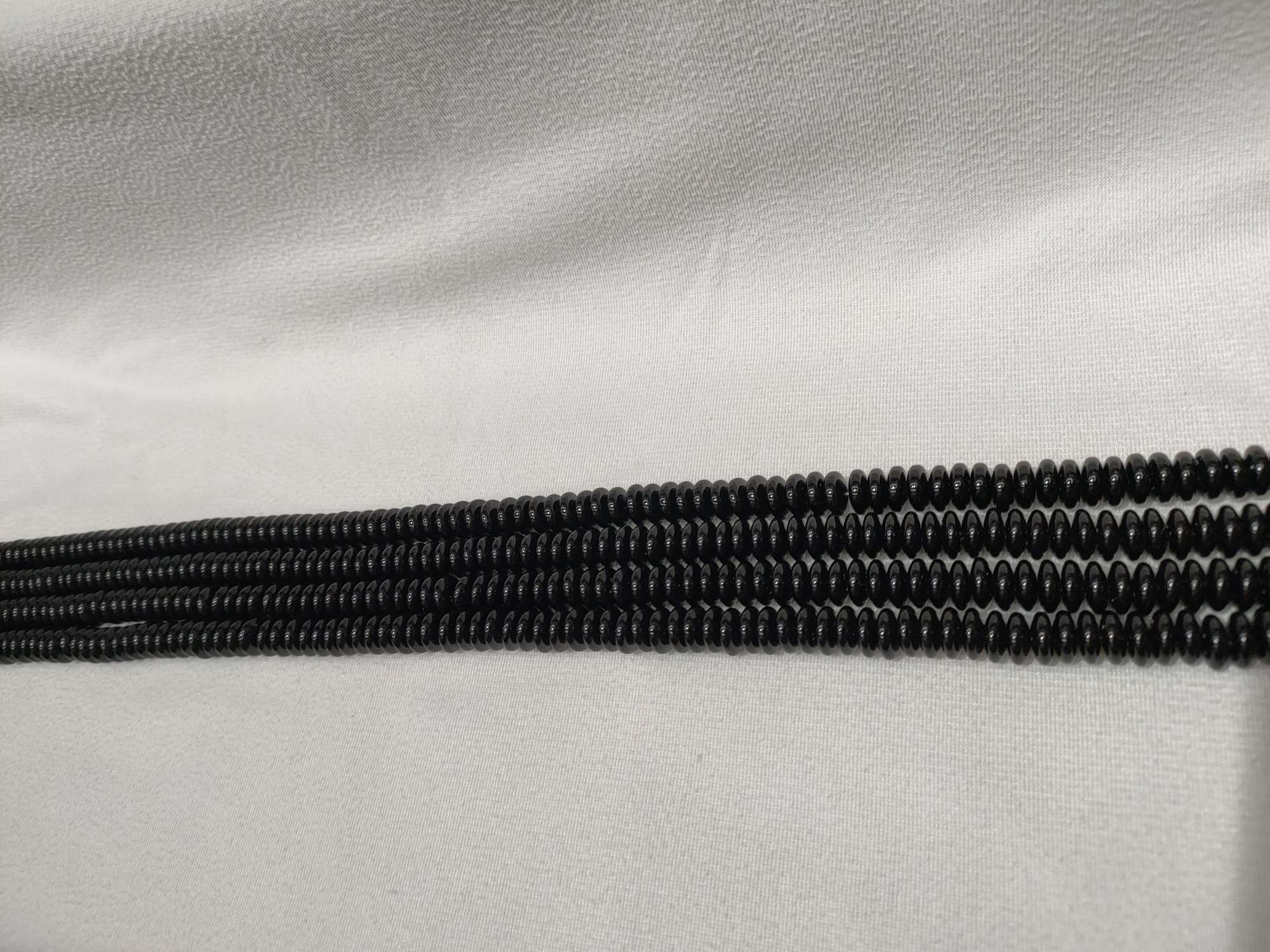 و 4X8mm الأسود هو نصف محلول Item Picture