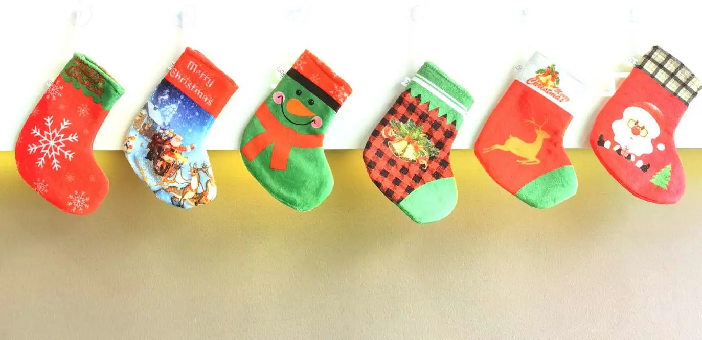 Calcetines navideños bolsillos de regalo navideños bolsillos de dinero santa calcetines navideños colgantes de ventosa monederos navideños detail image 2