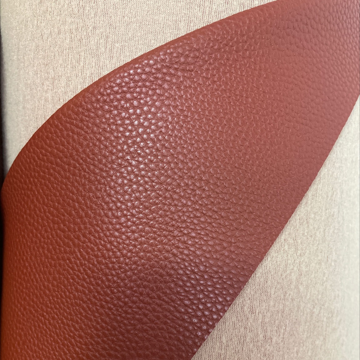 Classic lychee-patterned leather fabric, leather bags, sofa belts, accessories, reddish-brown jdlz004 Application Scenario