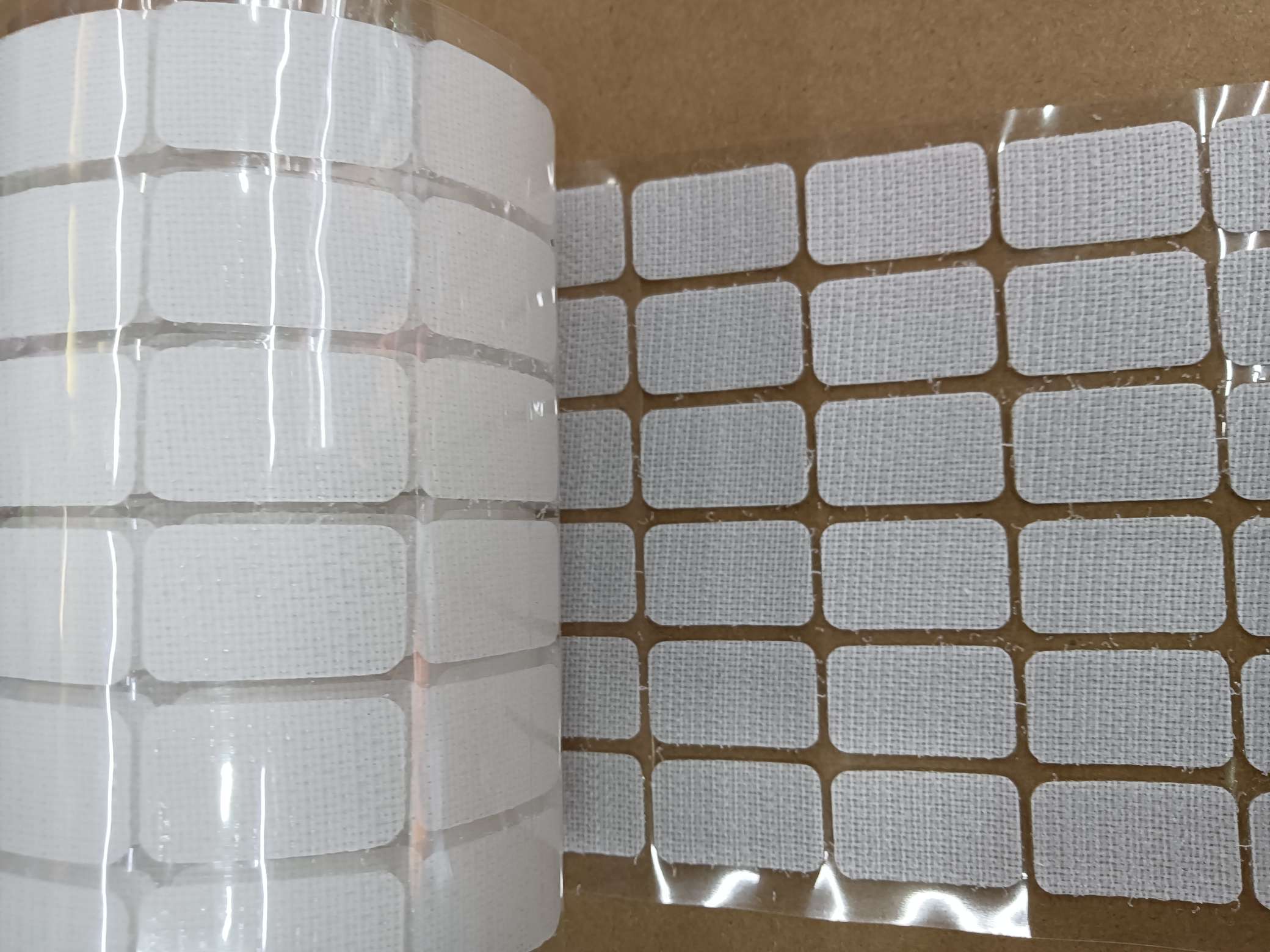 双面胶透明魔术贴，粘扣带，透明膜，背胶冲型圆形1详情6