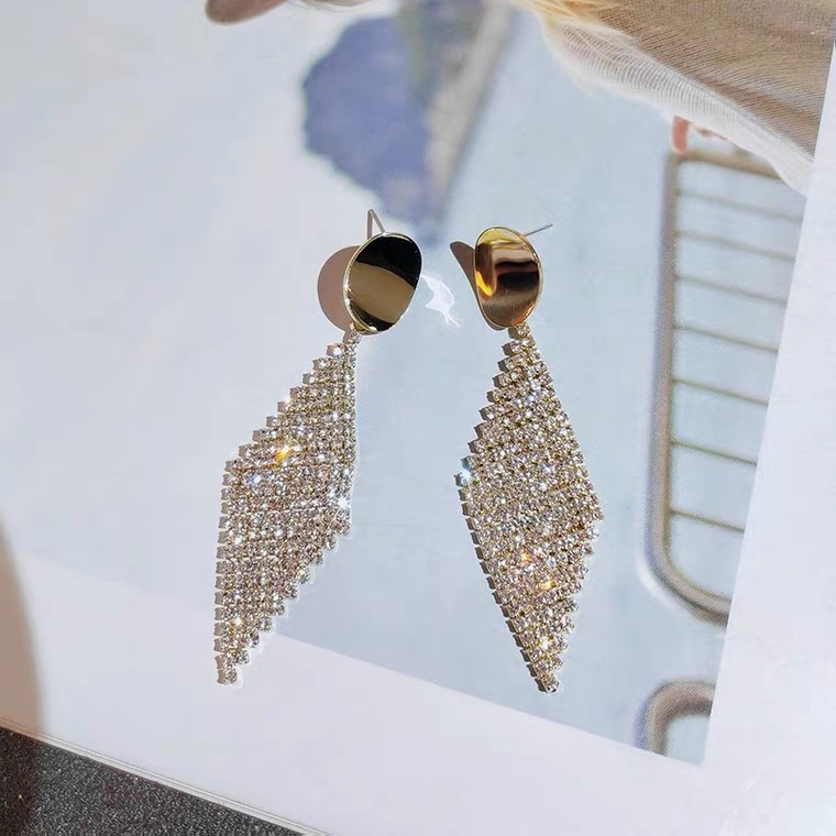 Ear clips without ear piercings, full diamond simple earrings 2021 new style, trendy Korean Internet celebrity, exquisite, face-slimming, ear studs, pure silver for women