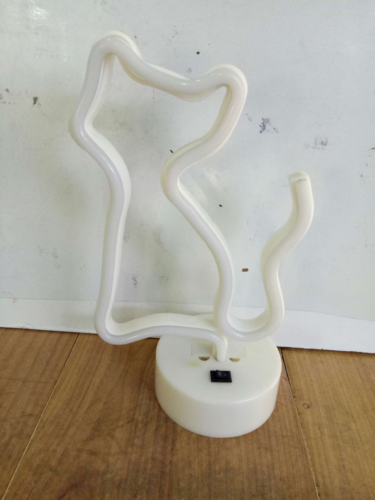 Cat Round Bottom neon light 021 Application Scenario
