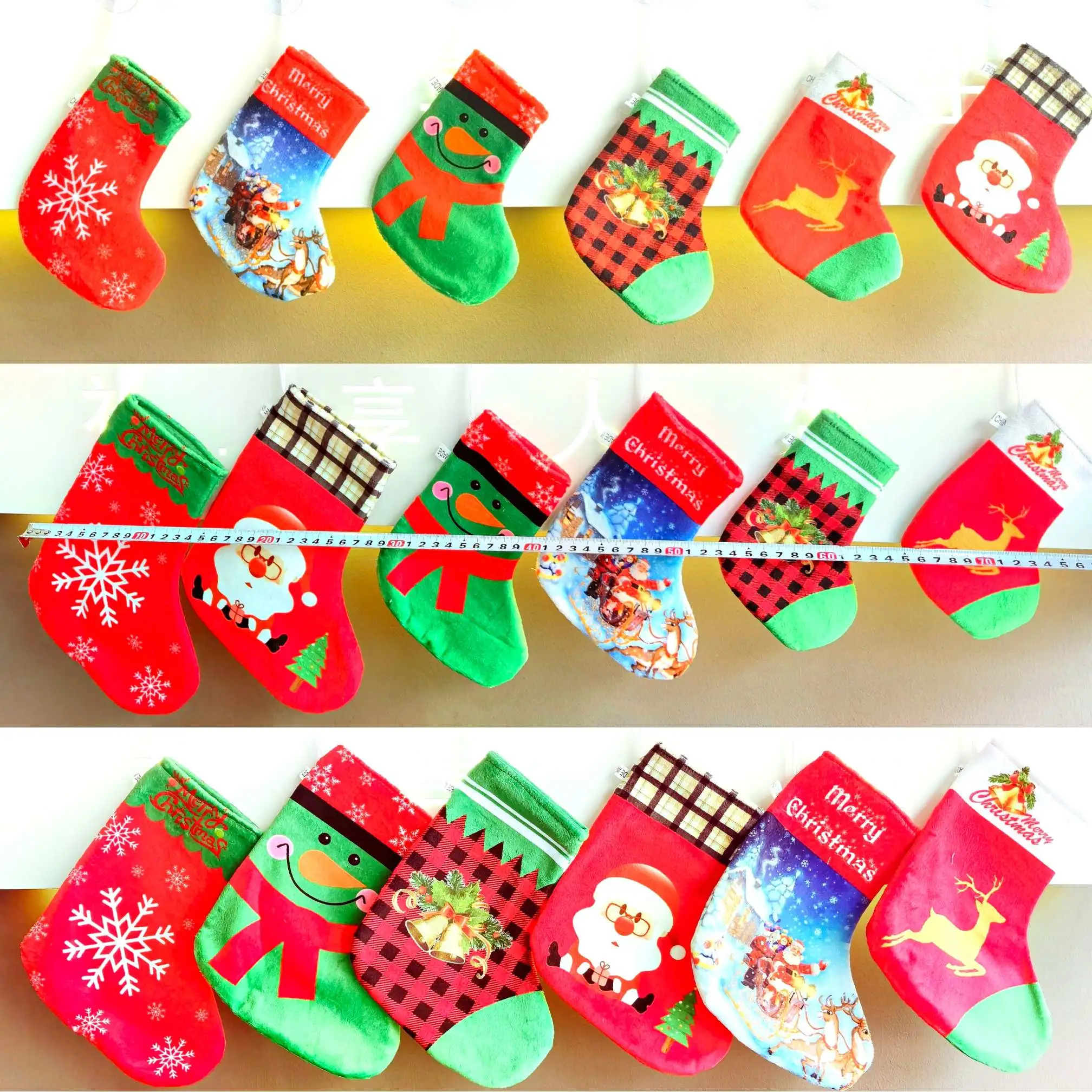Calcetines navideños bolsillos de regalo navideños bolsillos de dinero santa calcetines navideños colgantes de ventosa monederos navideños detail image 16