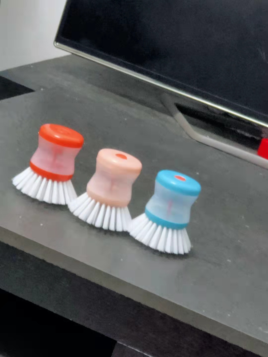 Hydraulic Plastic Pot Brush Strong Decontamination Strong Durable Kitchen Pot Brush Tool Multi-Functional Brush Add Liquid Wash Pot Wash Dish Brush details Picture
