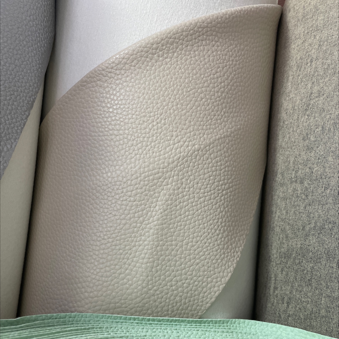 Classic litchi pattern leather fabric, leather bags, sofas, belts, accessories, beige jdlz026 Application Scenario