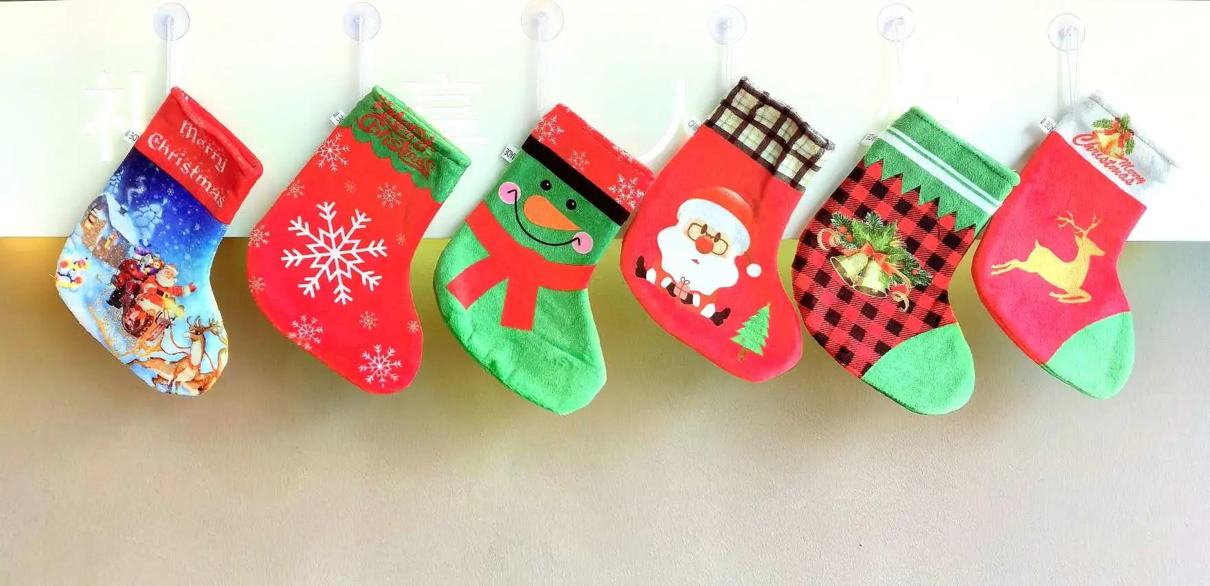 Calcetines navideños bolsillos de regalo navideños bolsillos de dinero santa calcetines navideños colgantes de ventosa monederos navideños detail image 11