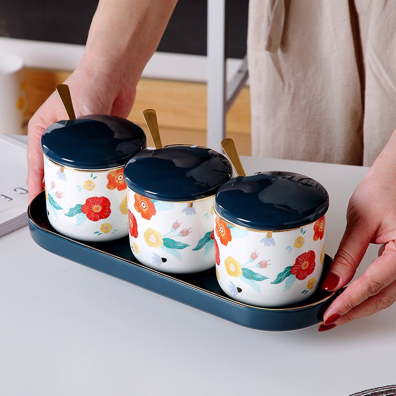 陶瓷调味罐套装家用 厨房盐糖味精佐料瓶组合装配盖勺盐罐带托盘 