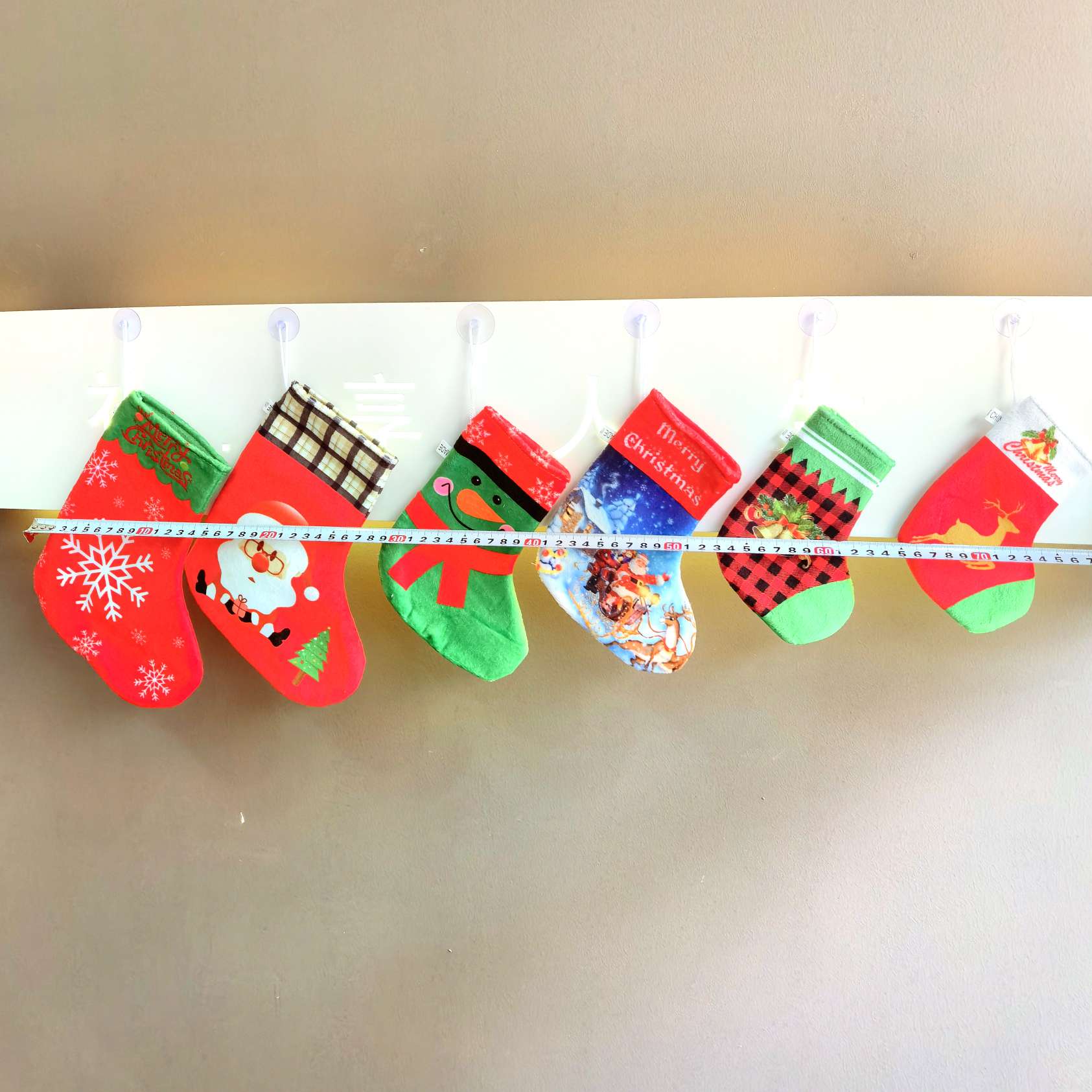 Calcetines navideños bolsillos de regalo navideños bolsillos de dinero santa calcetines navideños colgantes de ventosa monederos navideños Application Scenario
