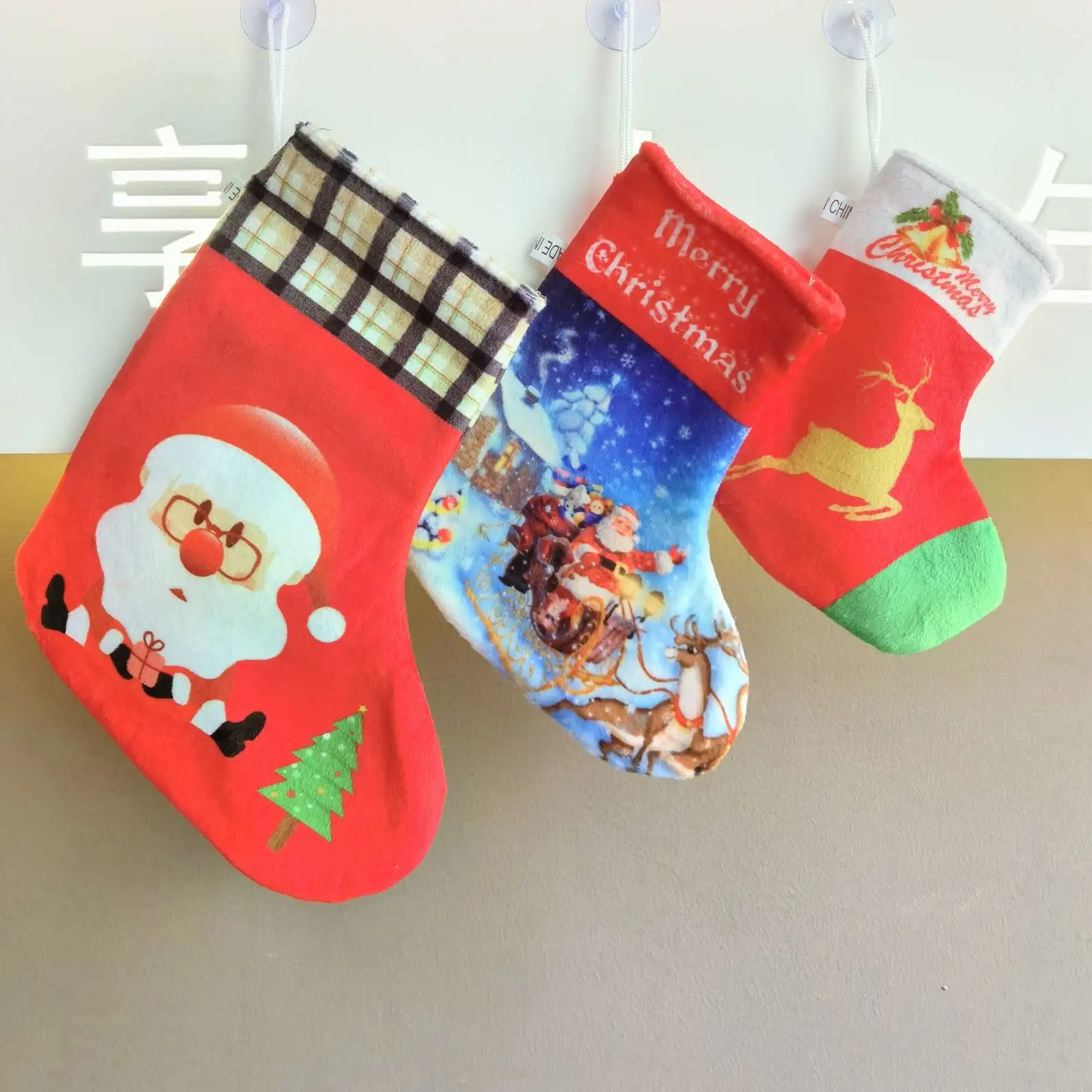 Calcetines navideños bolsillos de regalo navideños bolsillos de dinero santa calcetines navideños colgantes de ventosa monederos navideños detail image 8