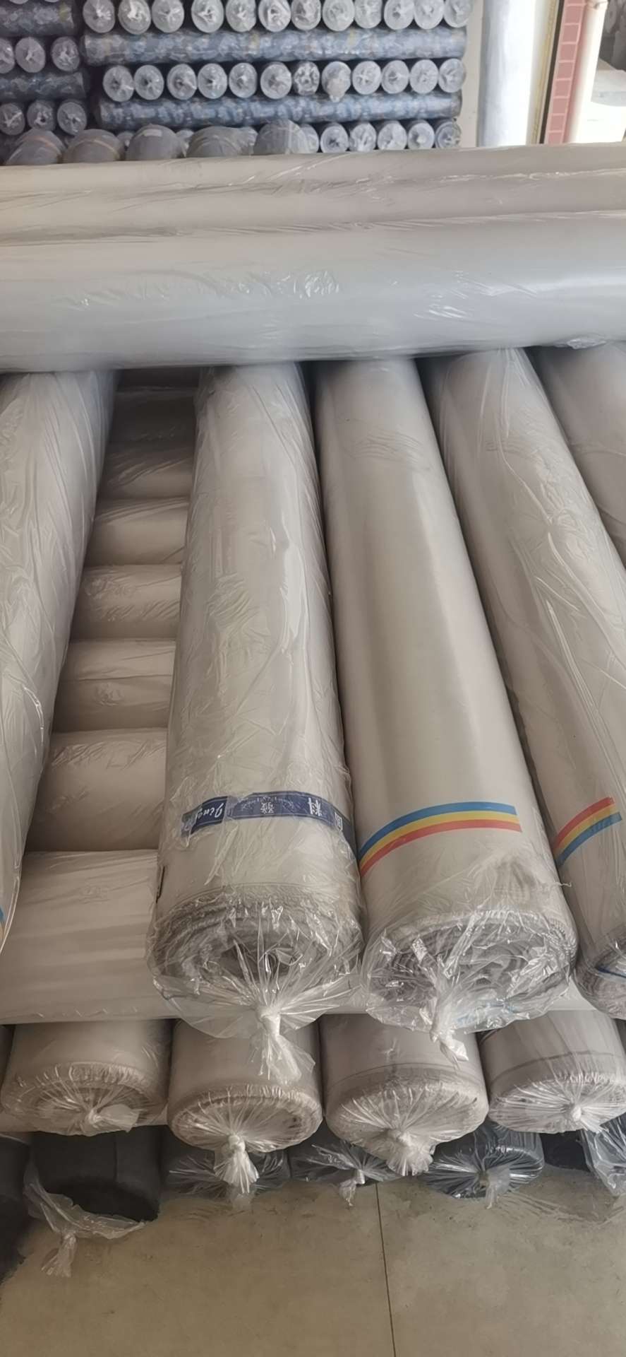 Factory direct sales: Best-selling 210D Oxford fabric, colorful children's tent fabric, home makeup storage fabric, travel eco-friendly bag fabric lining Application Scenario