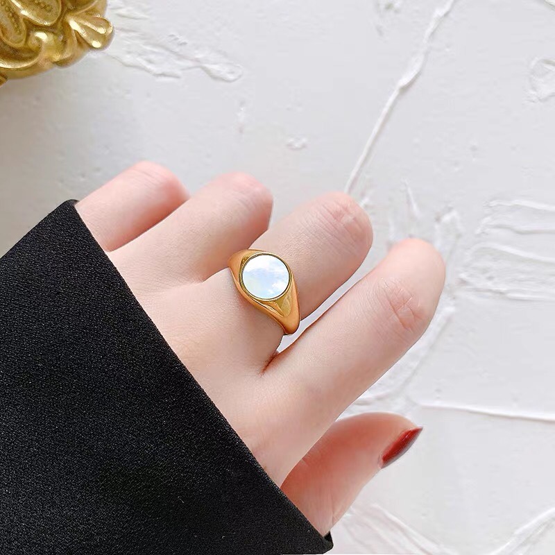 European and American niche high-end round mother-of-pearl ring, women's gold light luxury shell index finger ring, Jieya steel jewelry