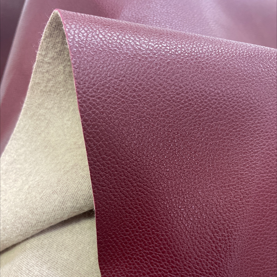Mini lychee leather fabric, leather bags, sofa belts, soft furnishings, stationery, wine red mnlz010 Application Scenario