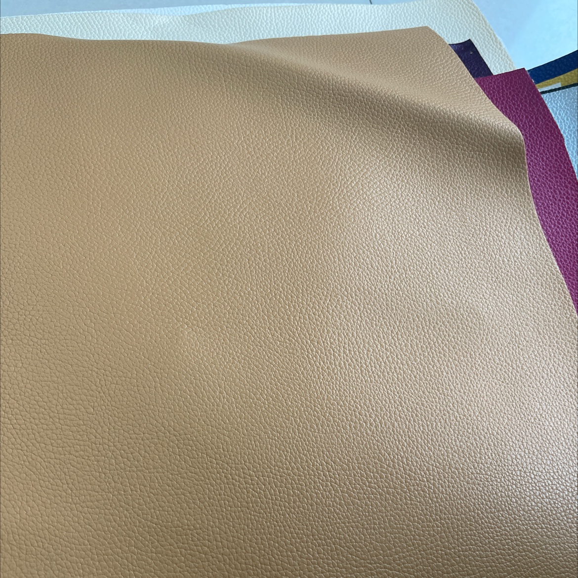 Mini lychee leather fabric, leather bags, sofa belts, soft furnishings, stationery, earth yellow mnlz013