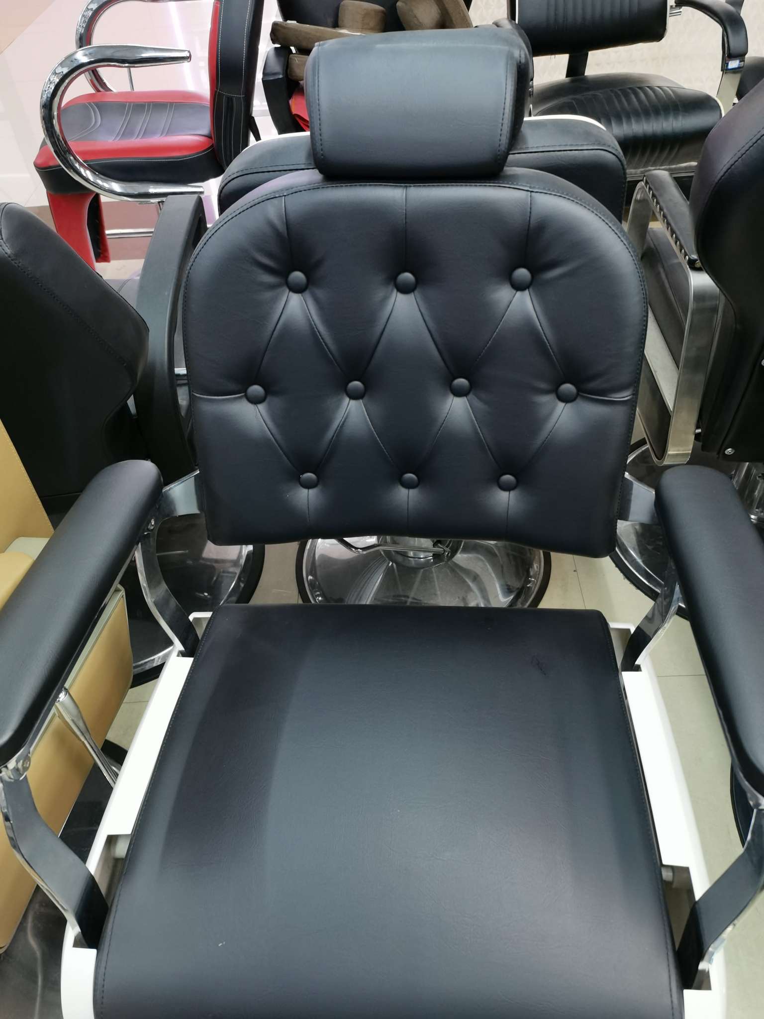 Barber Chair Black Simple Barbershop Special details Picture