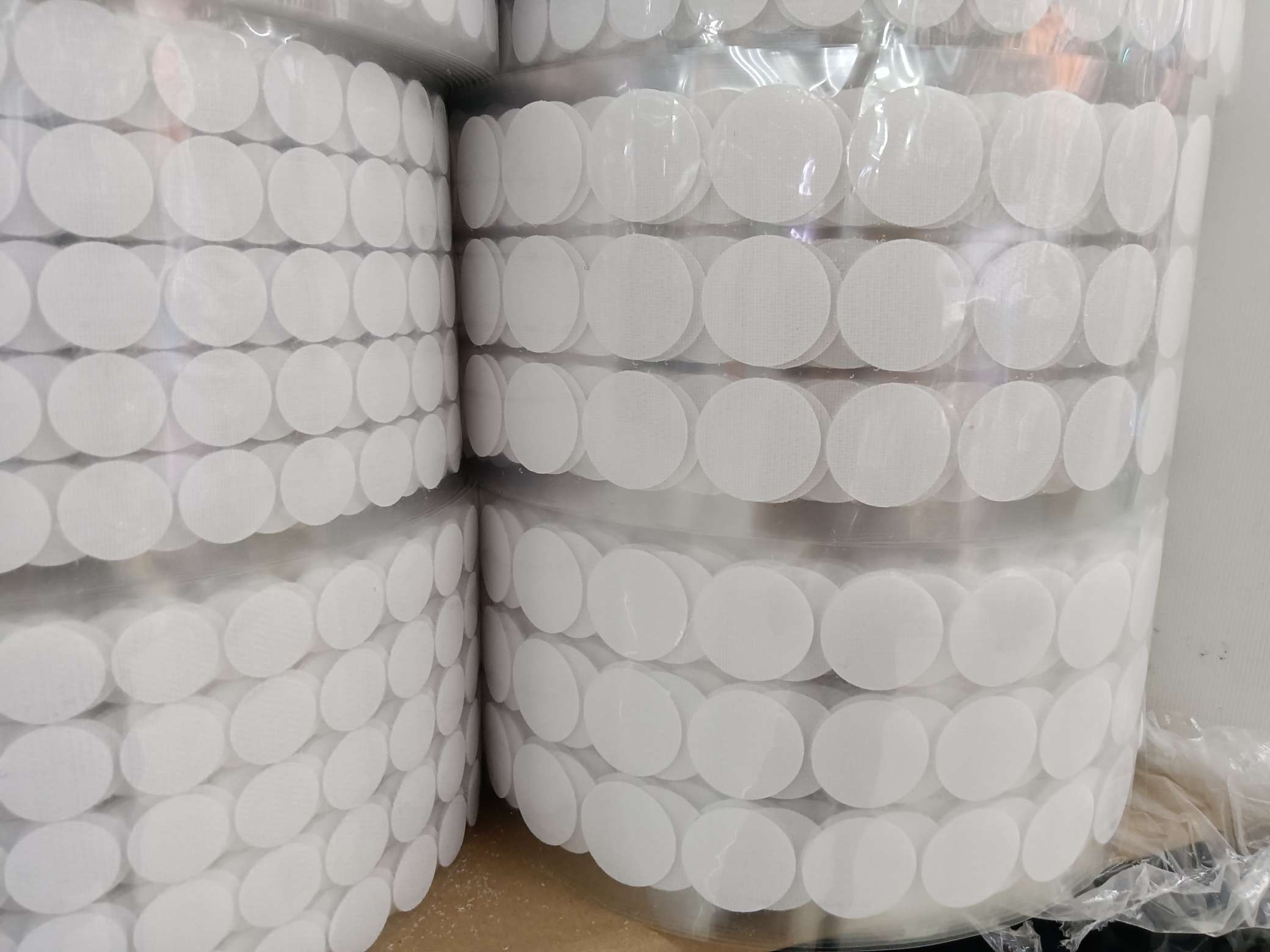 Velcro. Stick A Buckle. Transparent Film. Adhesive Punch Type Round 6 details Picture