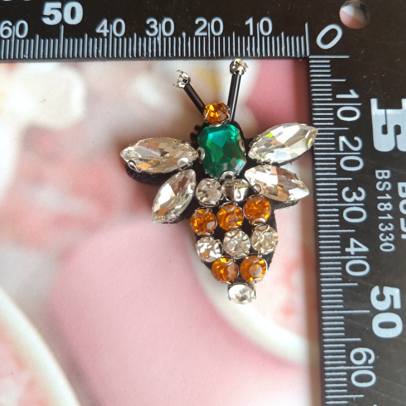 服装手工钉珠布贴鞋帽装饰钻扣刺绣蜜蜂珠片花朵辅料详情5