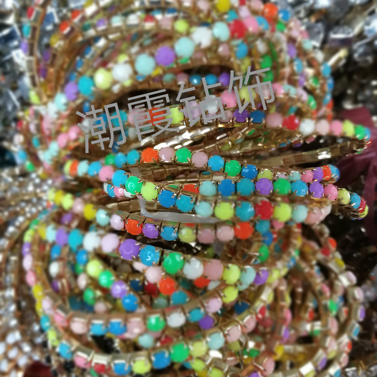 Yiwu International Trade City Chaoxia Diamond Jewelry's best-selling bracelets: colorful diamond elastic bracelets, machine bracelets, handcrafted bracelets, and eco-friendly bracelets
