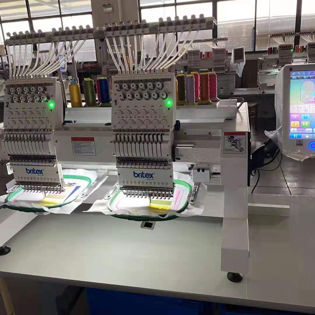 双头绣花机 平帽一体 平绣帽绣机器缝纫机图