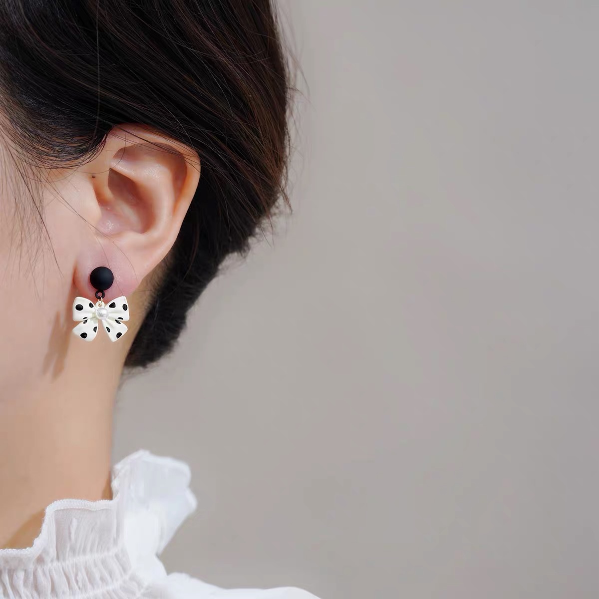 Retro polka dot bow, a unique and gentle design, black butterfly earrings 1, Jieya steel jewelry detail image 4