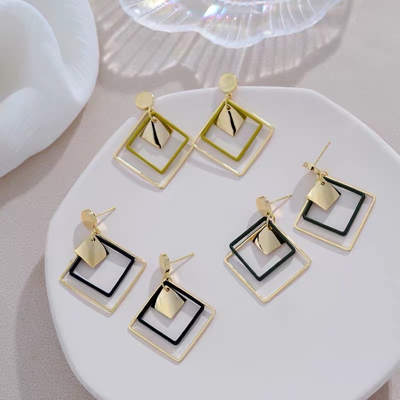 Retro square long personalized stud earrings, women's diamond-shaped earrings, new trendy Jieya steel jewelry Item Picture