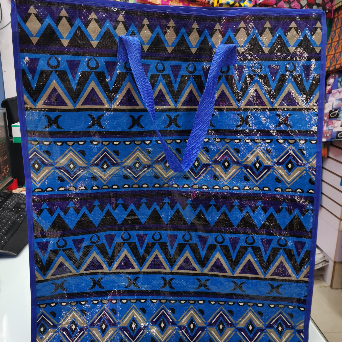 10源头厂家花型各式各样，可以任意挑选编织袋，搬家袋，行李袋,出口各大国家，图