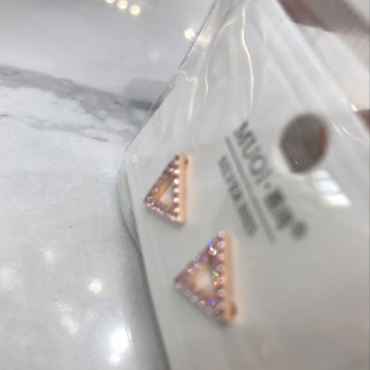 Triangular ➕ powder zirconium details Picture