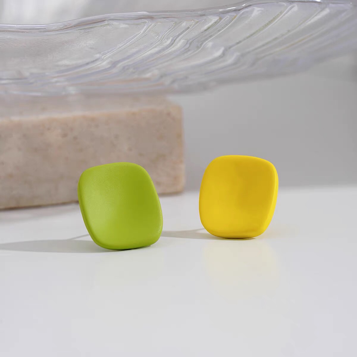 Fresh green square stud asymmetrical earrings, French-style Jaya steel jewelry
