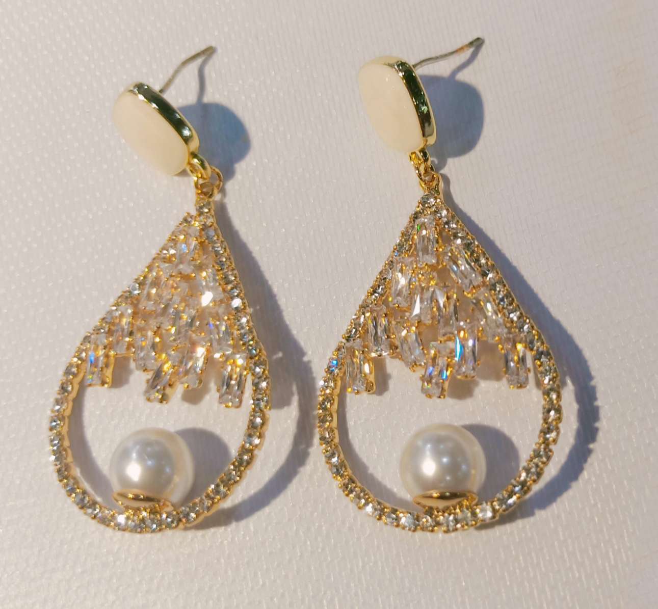 银针金色保色不褪色满钻镶嵌珍珠搭配耳钉耳环产品图