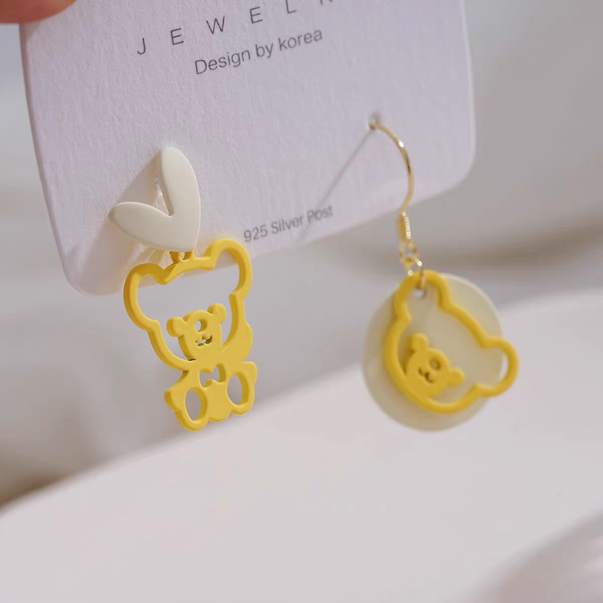 Little Bear stud earrings, a niche design, gentle earrings, cute summer earrings for women, and exquisite Jieya steel jewelry Specification image