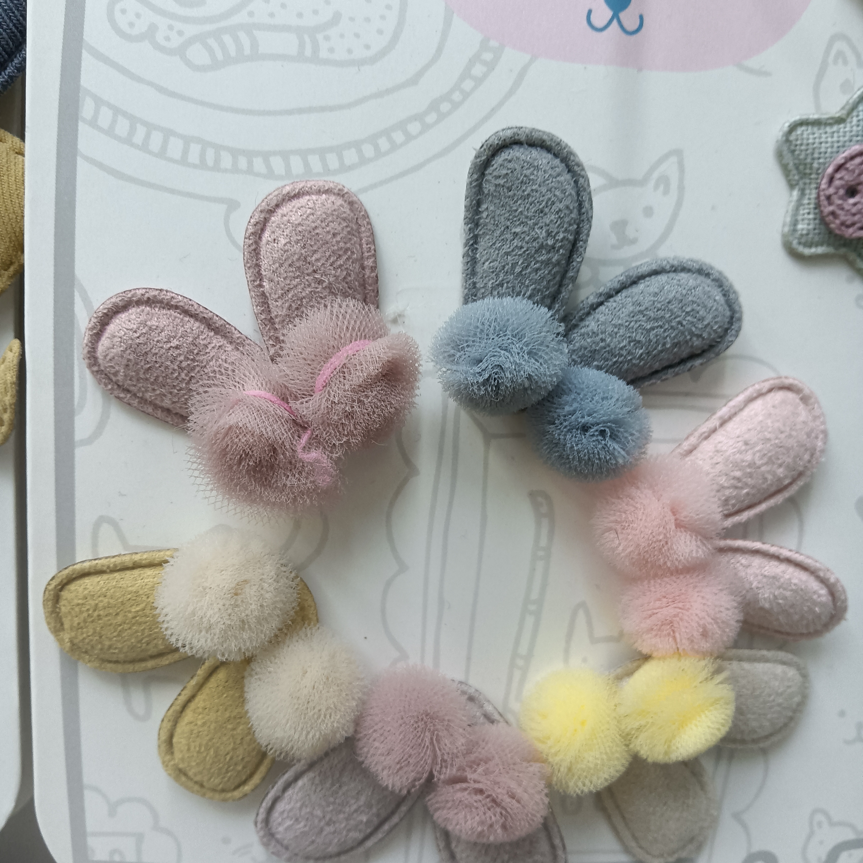 Rabbit ears with double yarn balls