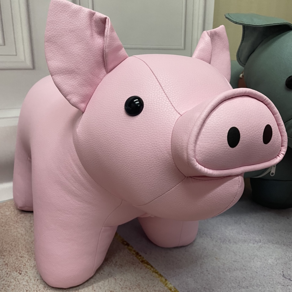High-end big pig stool full figure