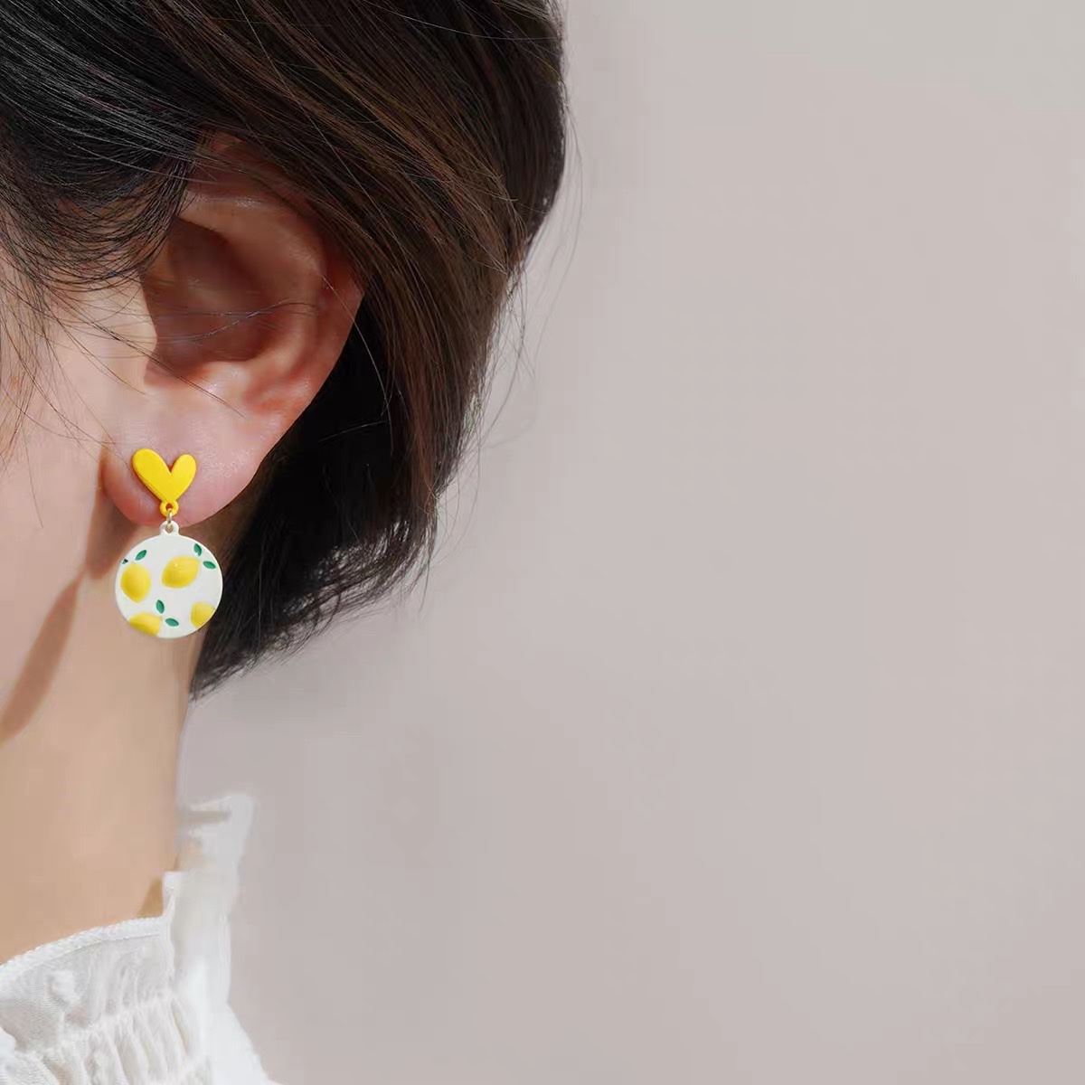 Fresh yellow lemon stud earrings, heart-shaped sweet girl earrings, new Jaya steel jewelry details Picture