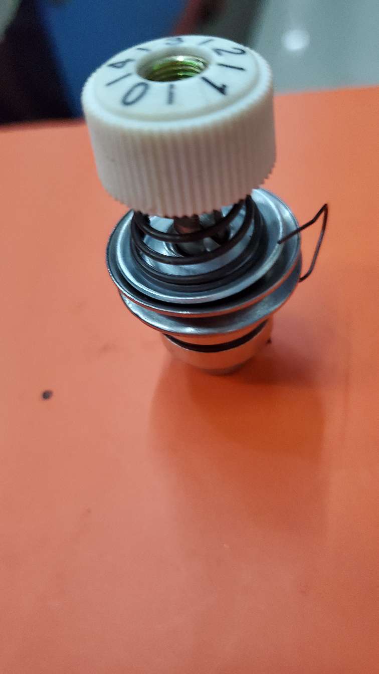 Standard flat car wire clamp details Picture