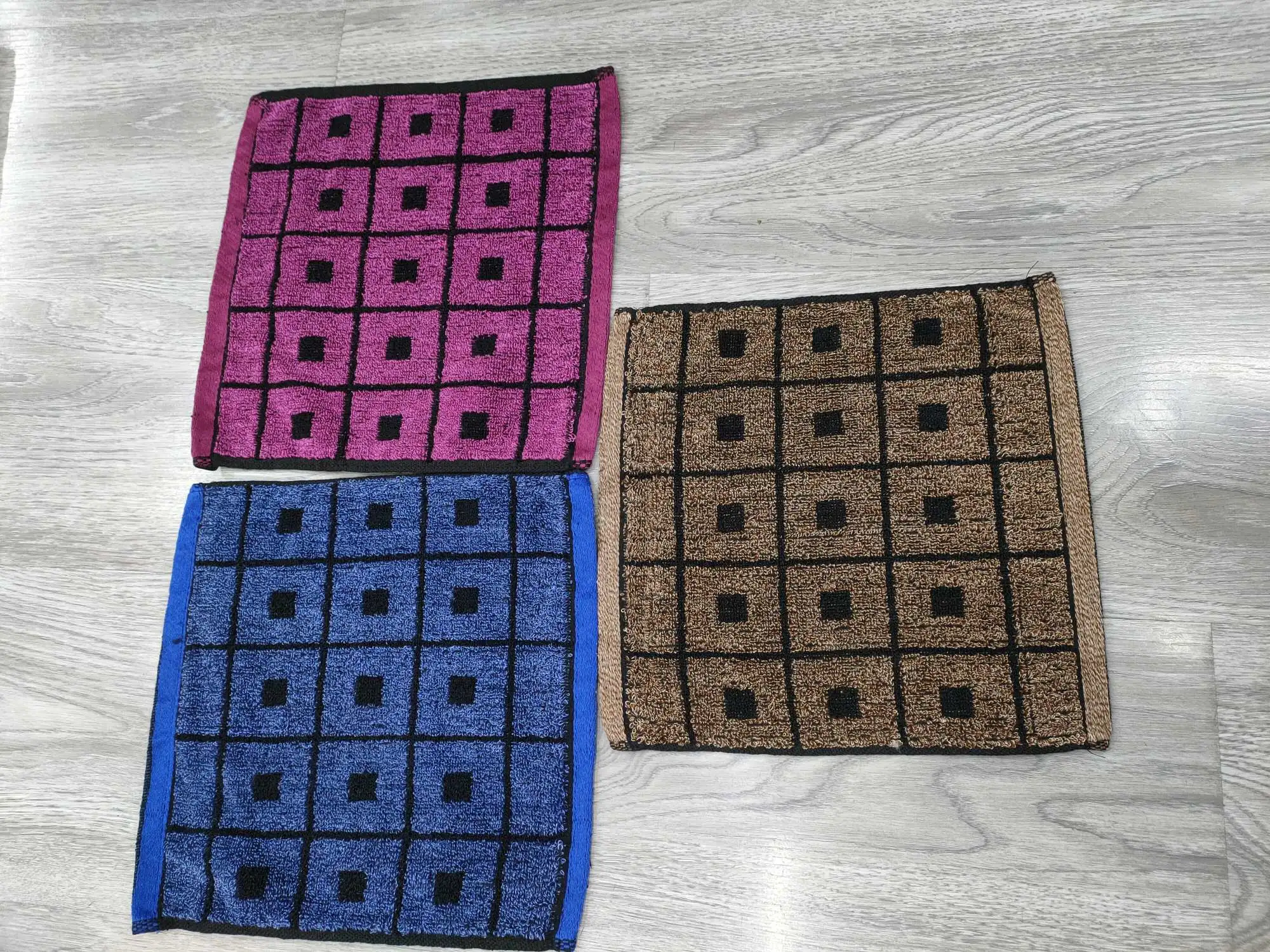 A mixed 25*25 small square scarf of Color Star will be randomly distributed detail image 7