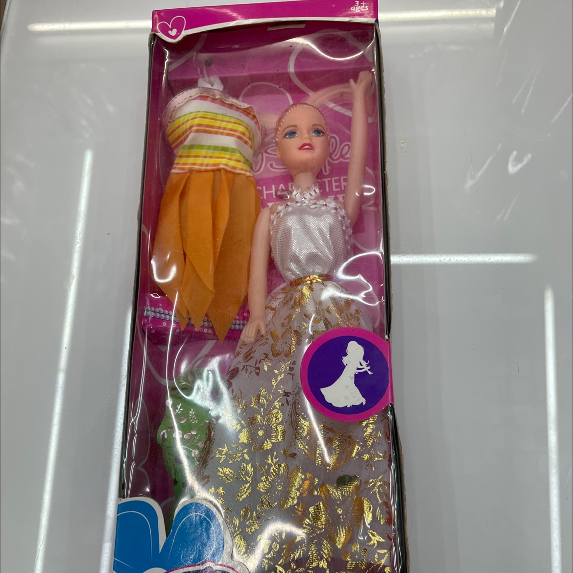939A Barbie doll details Picture