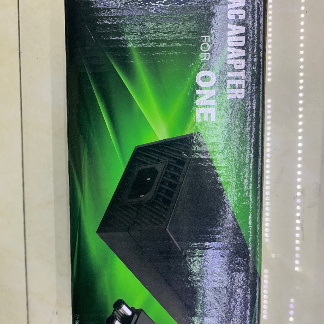 ONE充电器产品图