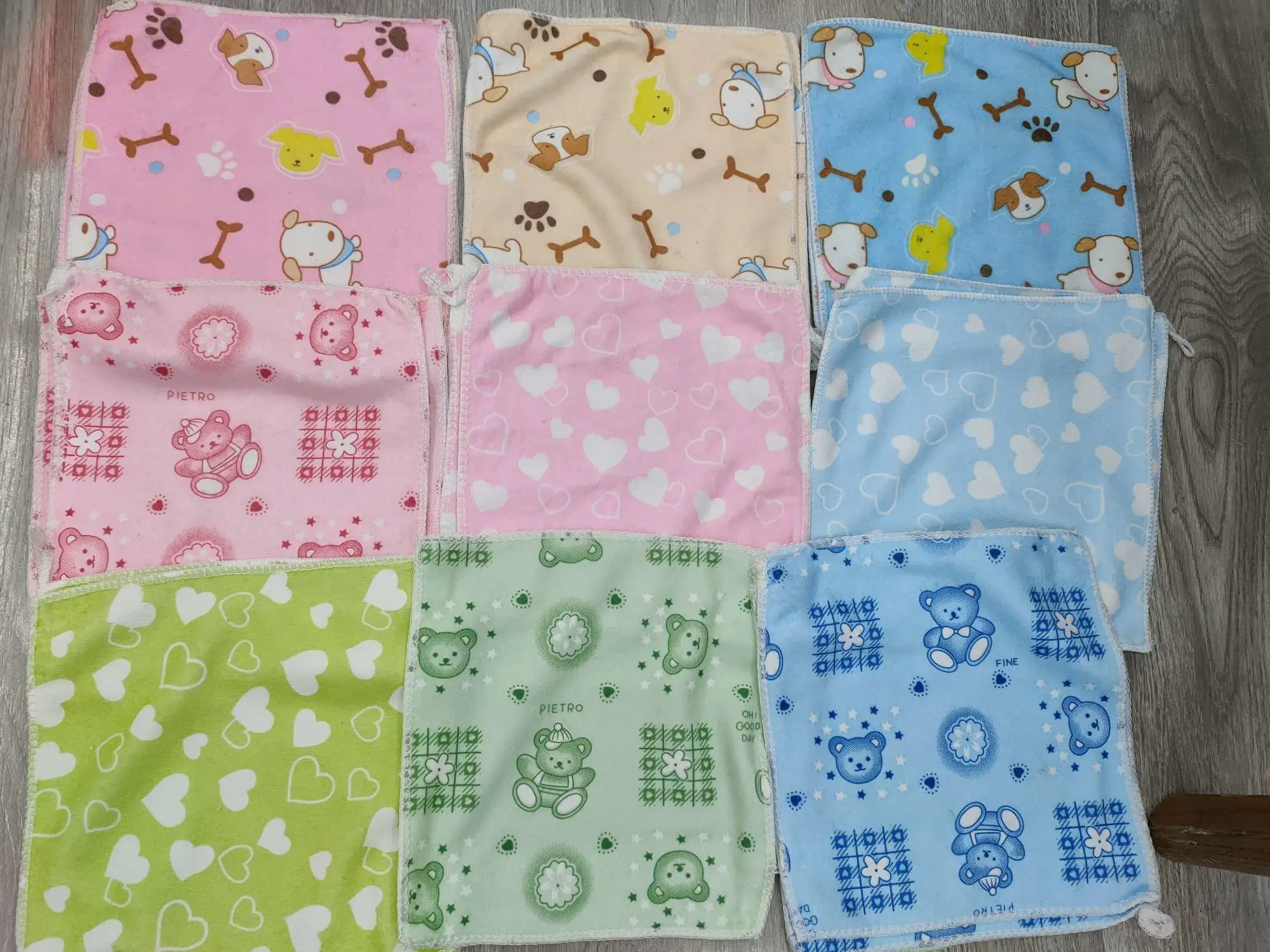 A mixed 25*25 small square scarf of Color Star will be randomly distributed detail image 6