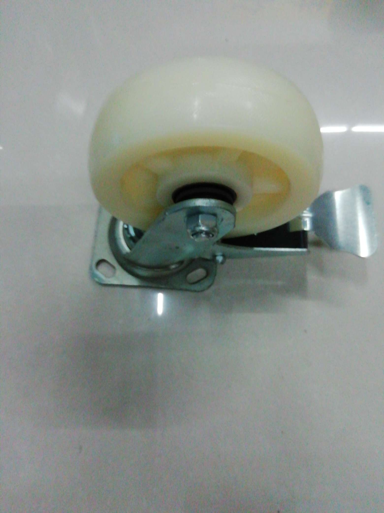 6-inch Jiale white nylon brake wheels Application Scenario