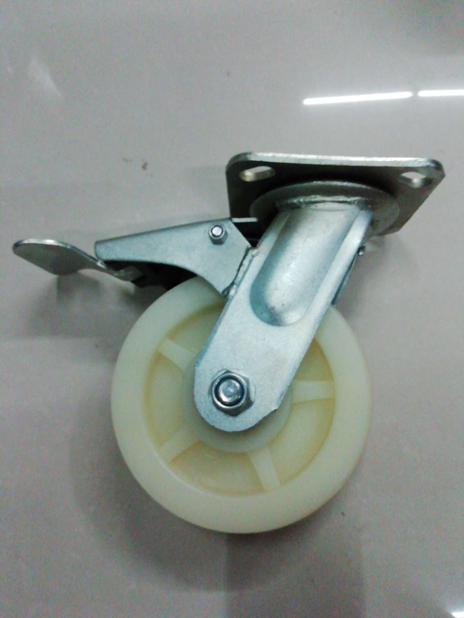 6-inch Jiale white nylon brake wheels detail image 5