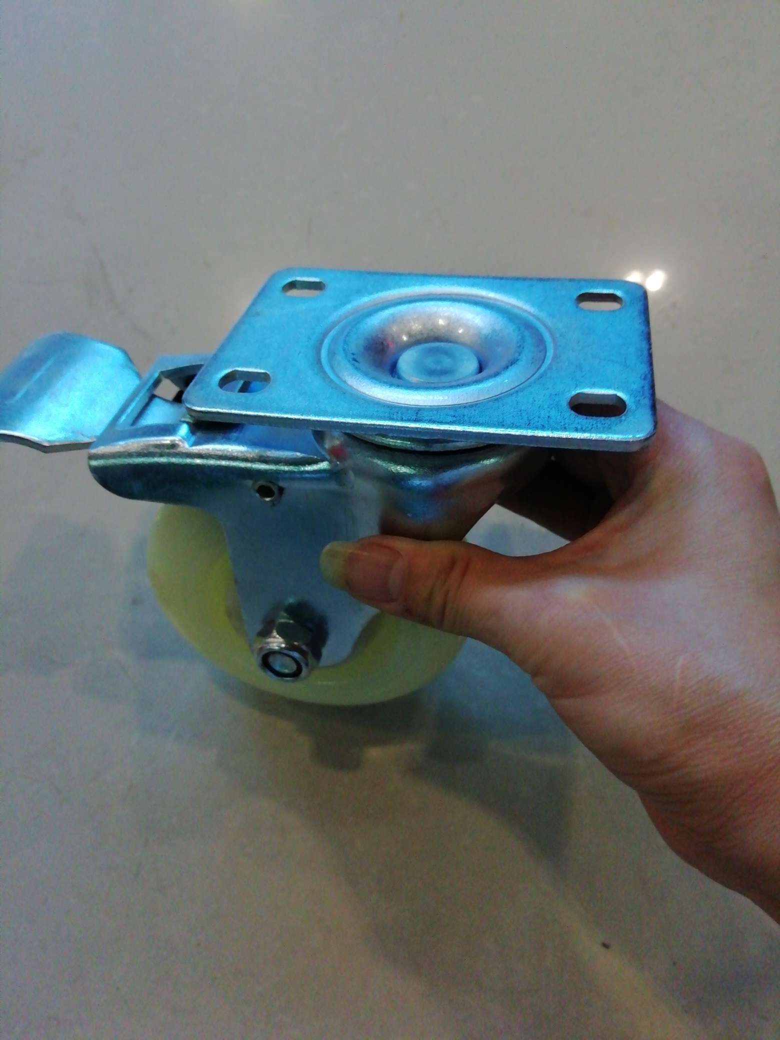4-inch Jiale medium-sized white nylon brake wheels detail image 6