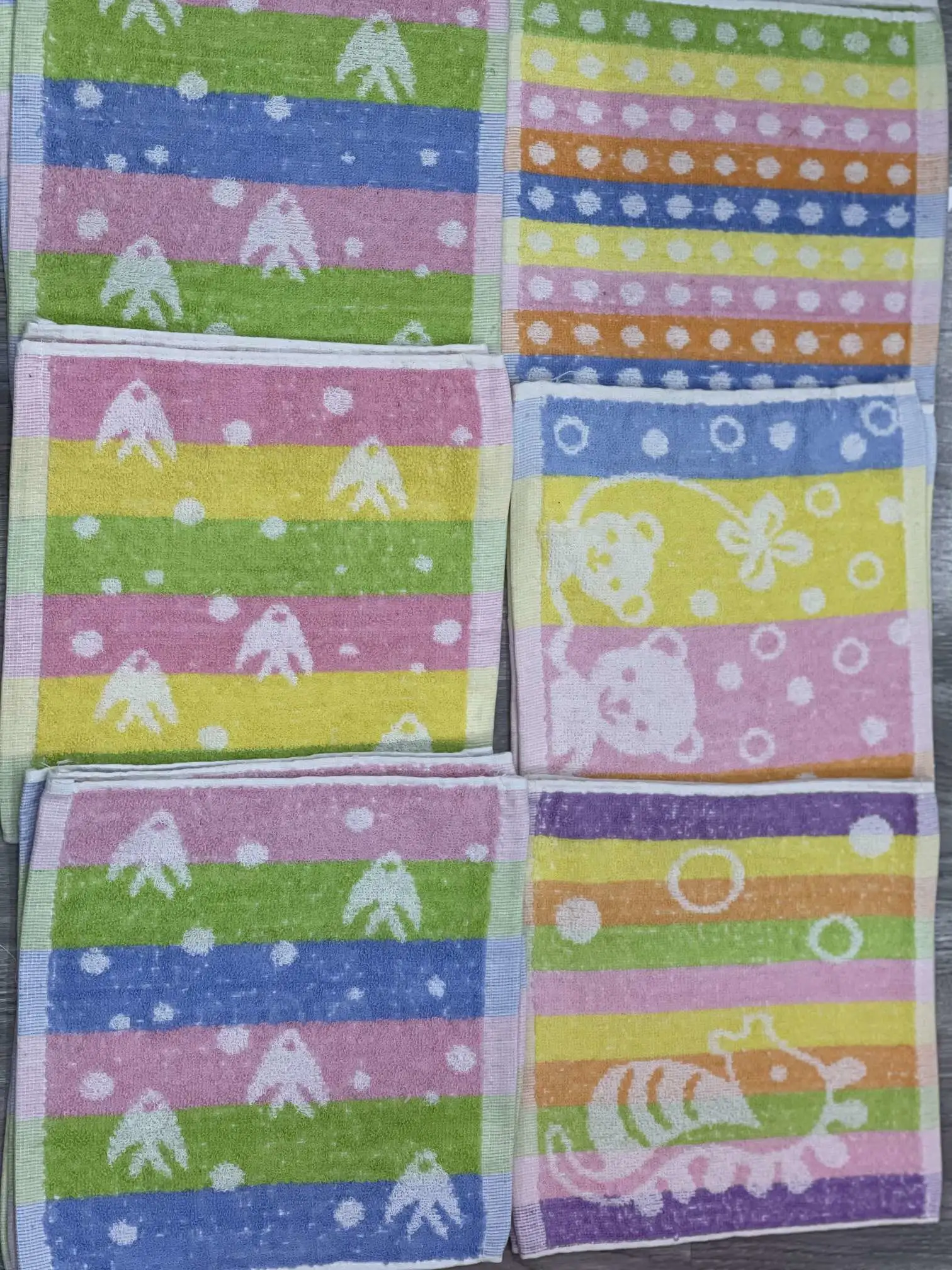 A mixed 25*25 small square scarf of Color Star will be randomly distributed detail image 14