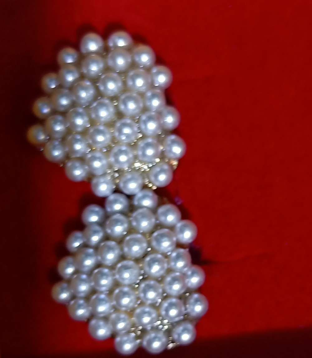 爱心仿珍珠耳钉耳环细节图