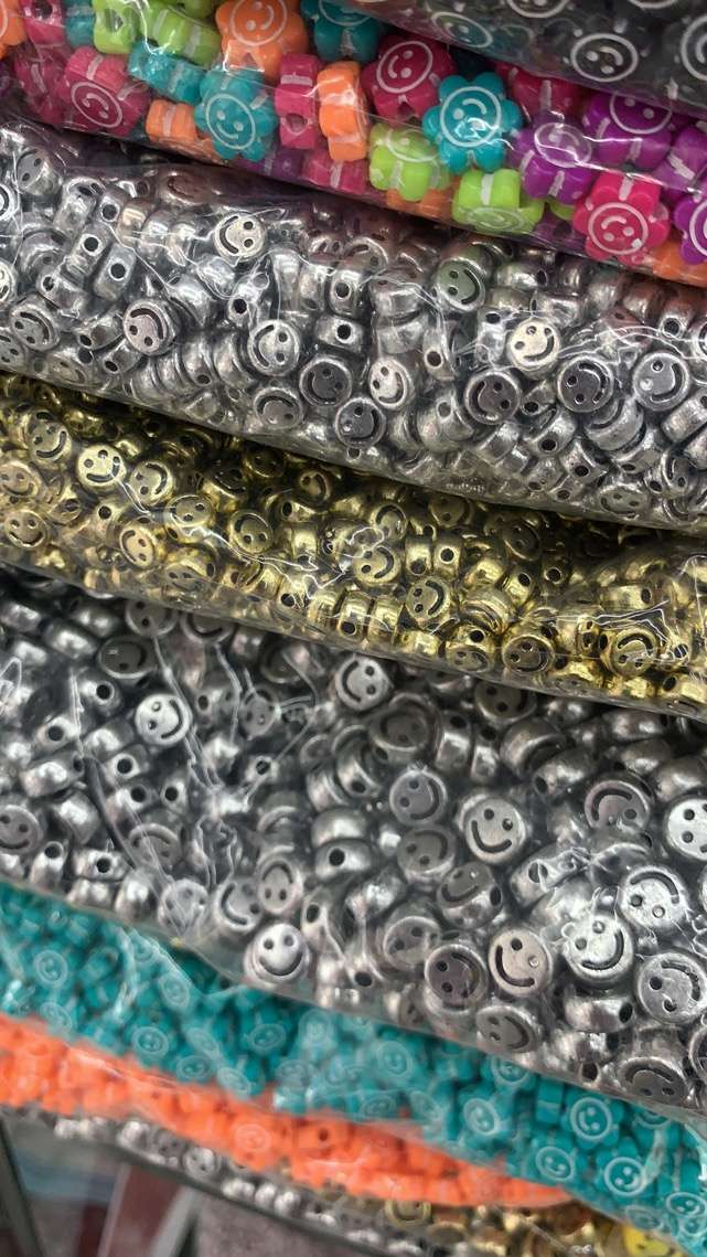 塑料电镀字母珠产品图