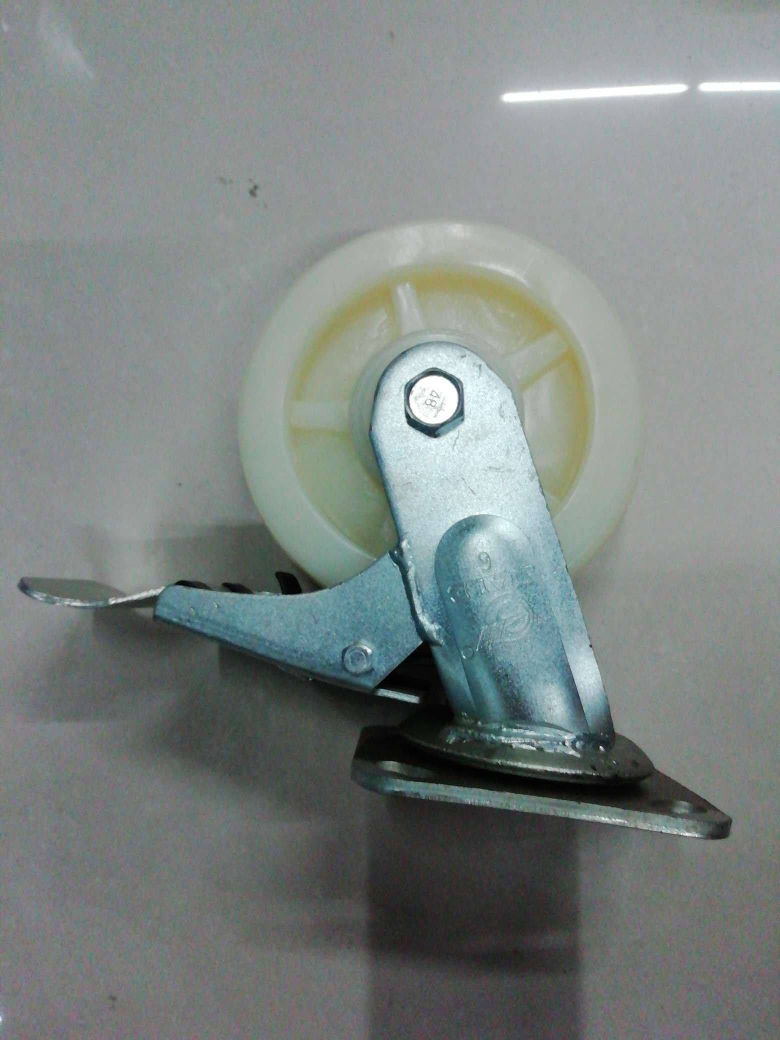 6-inch Jiale white nylon brake wheels details Picture