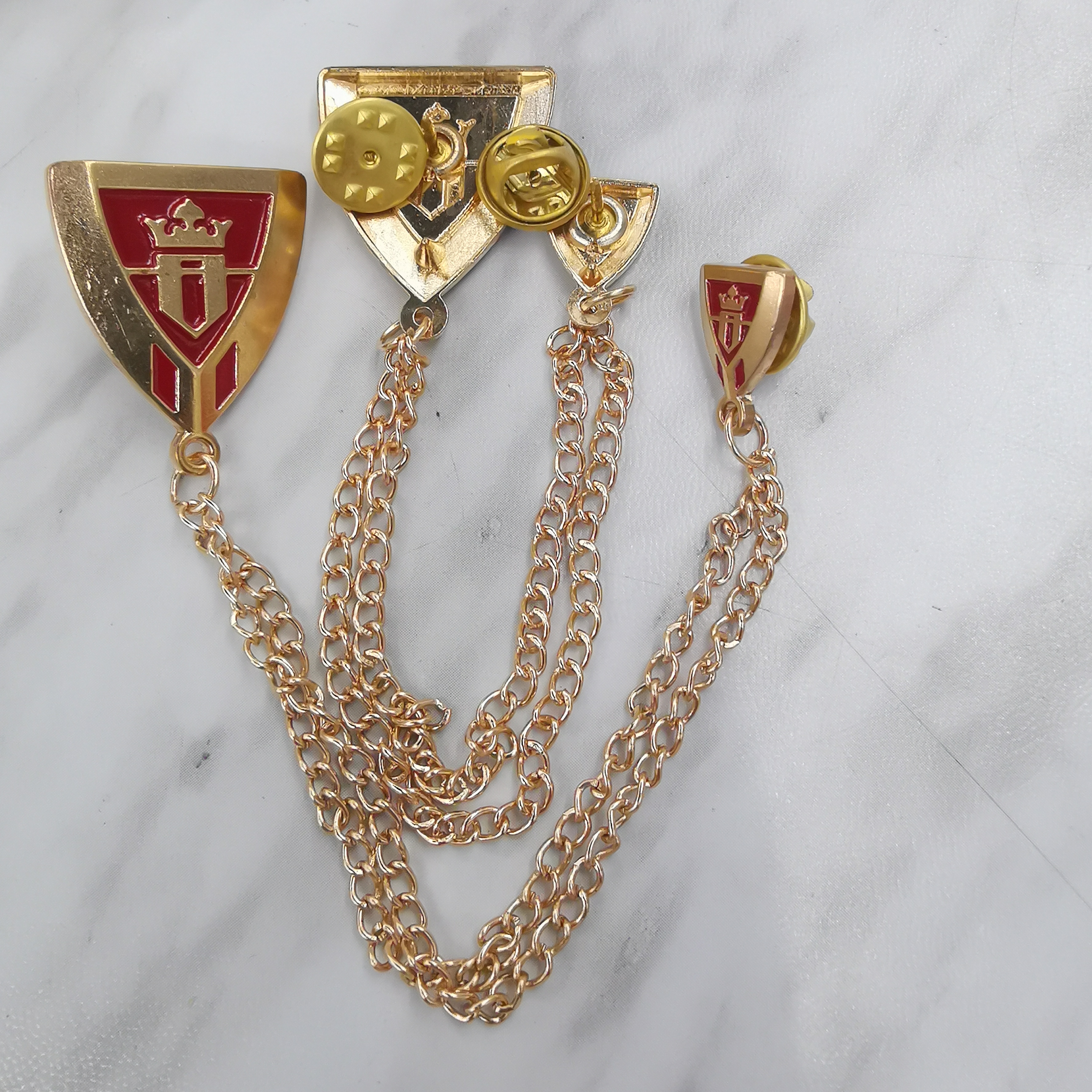 Factory Direct Fashion Simple Accessories Crown Gold Badge Chain 002