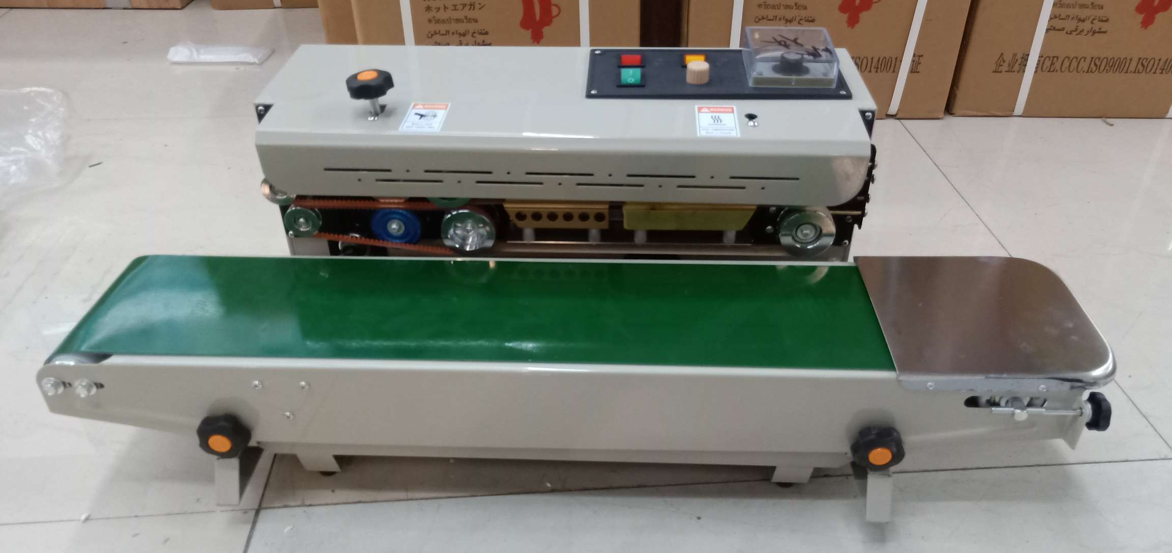 900 Vertical sealing machine detail image 3