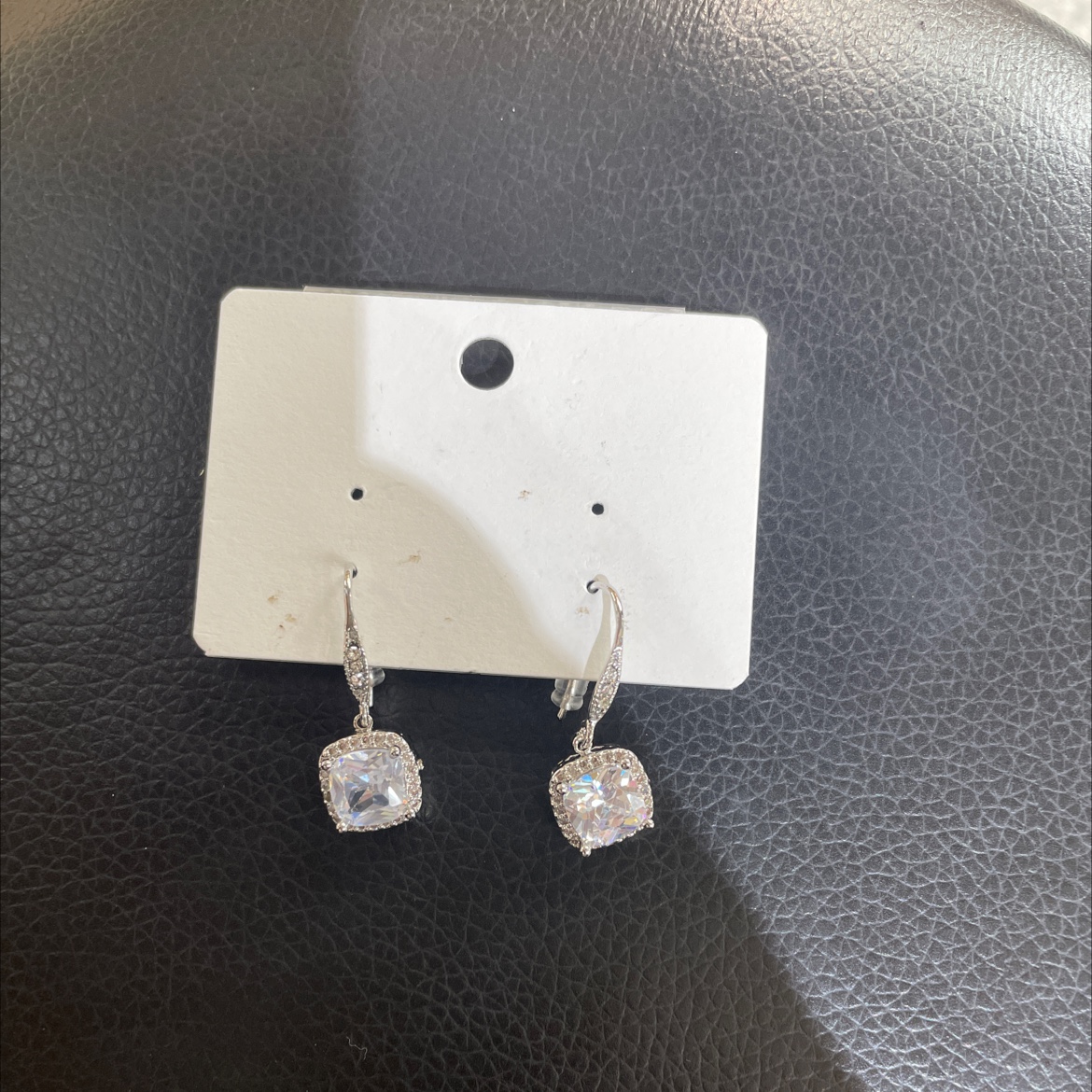 Today beauty Korean earrings fashion zircon inlaid delicate lovely girlish temperament details Picture