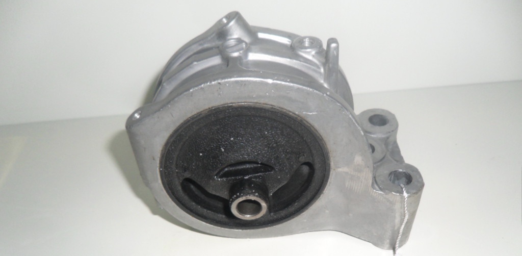 Engine bracket MR316993 is suitable for Mitsubishi Motors details Picture