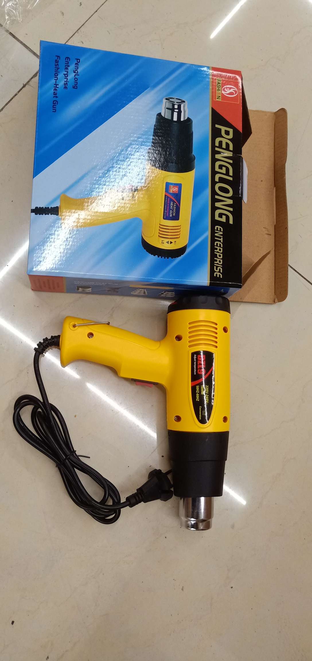The hot air gun has a 1600w adjustable power detail image 4