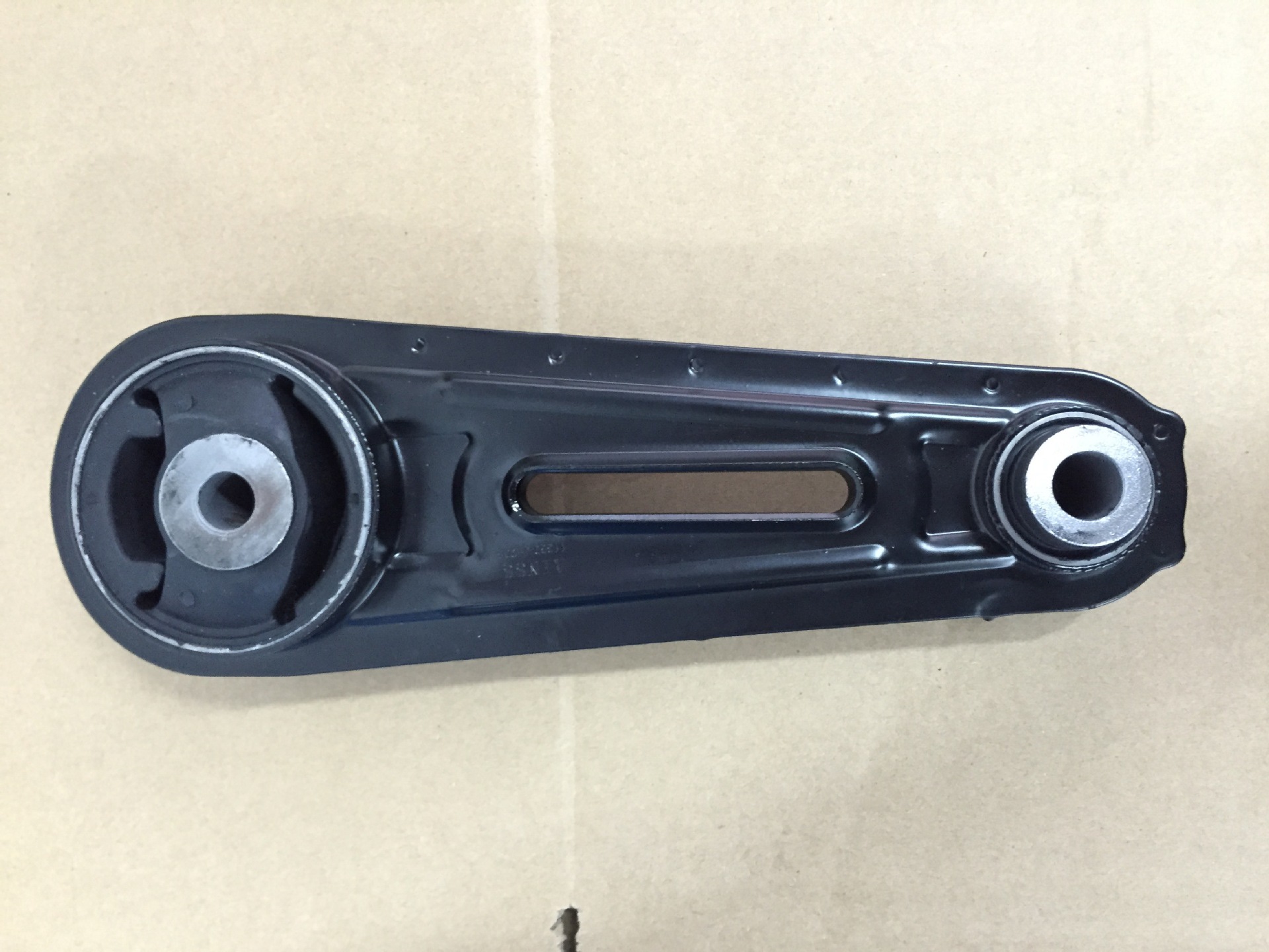 Engine Mount 11360-JE20A is suitable for Nissan vehicles detail image 2